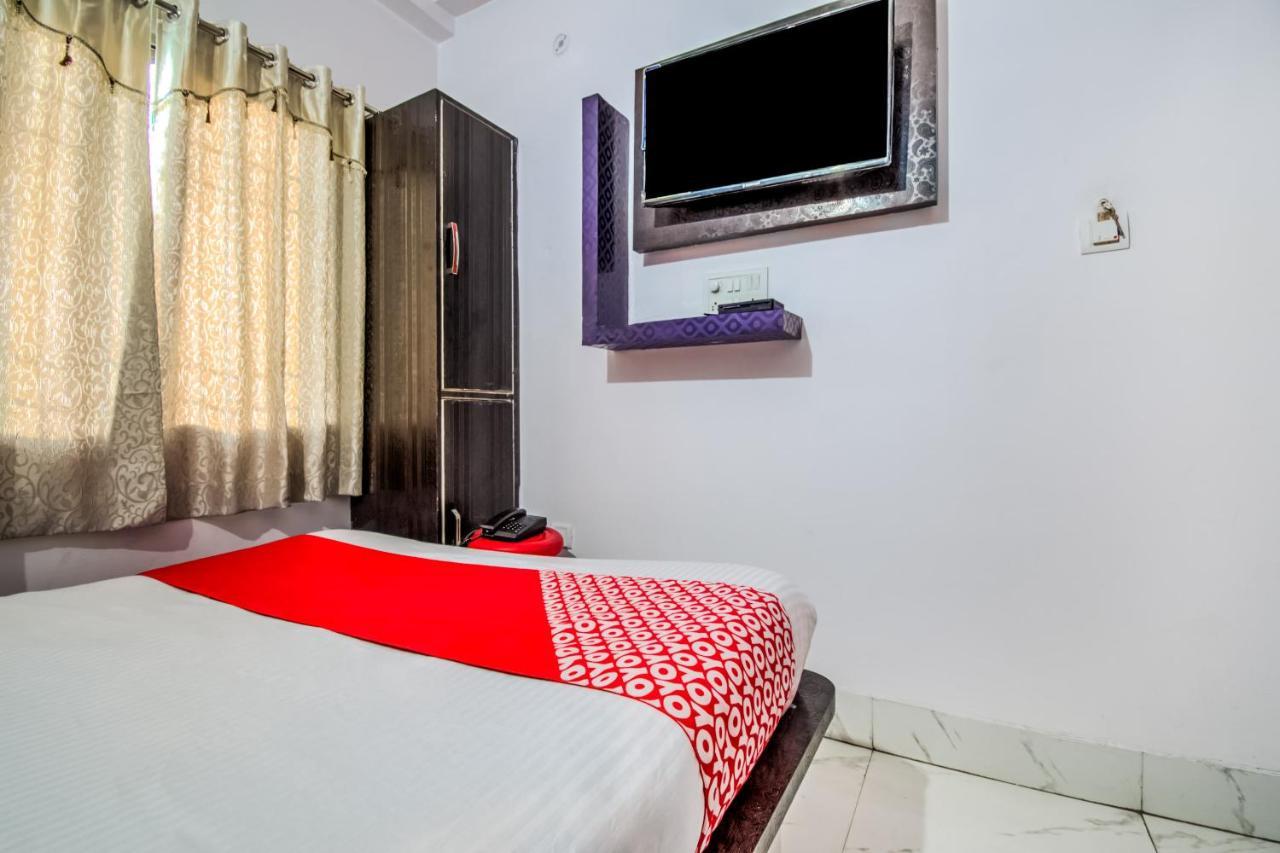 Oyo 14993 Rp Palace Danapur Exterior photo